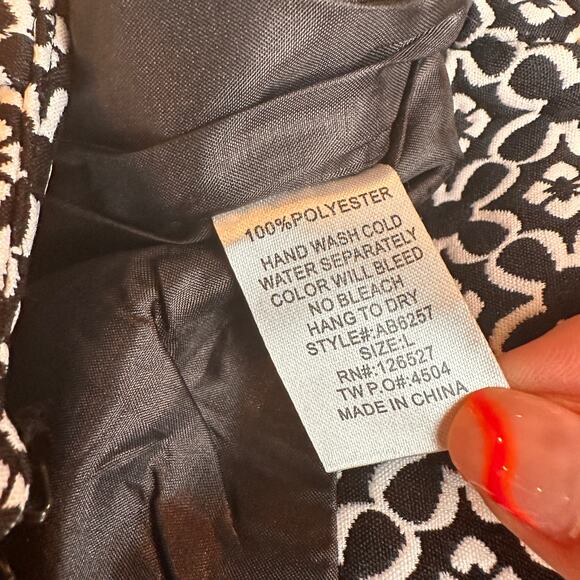 Alythea Black & White High Rise Shorts Size Large - Picture 5 of 5